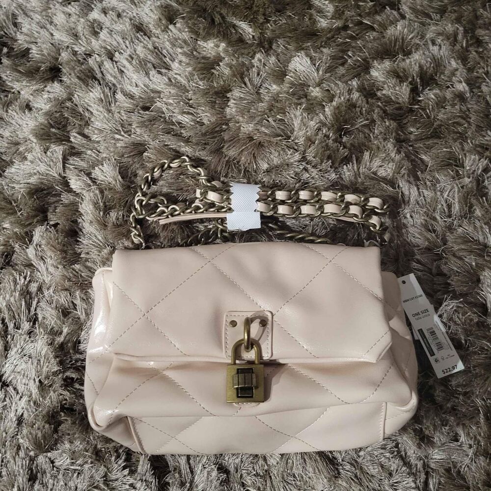 Brand New Cream Purse With Chain Strap B12